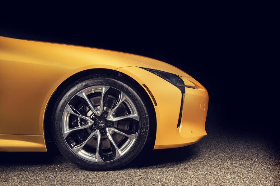 Колеса Lexus LC500 Inspiration Series (Flare Yellow) 2019 года  (NA) (фото 14 из 40)